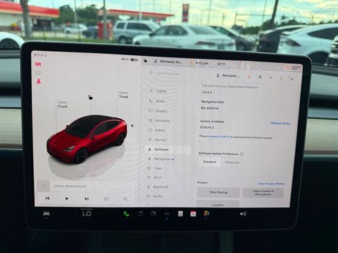 Used 2023 Tesla Model Y AWD image 15