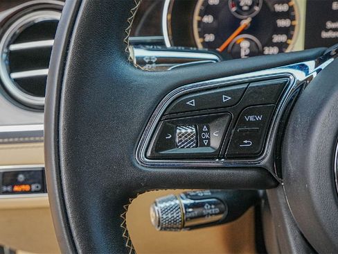 Certified 2021 Bentley Flying Spur V8 image 24