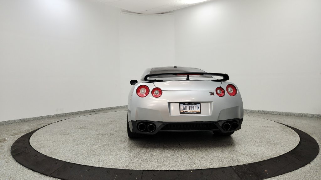 Used 2010 Nissan GT-R Premium AWD/4WD image 4