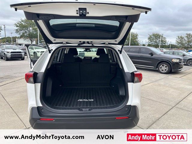 Used 2021 Toyota RAV4 LE AWD/4WD image 31