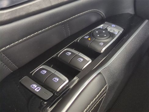 Used 2024 Kia Sorento SX image 32