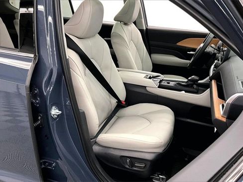Used 2026 Toyota Grand Highlander Limited image 7