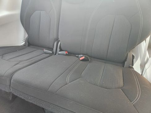 Used 2023 Chrysler Voyager LX image 31