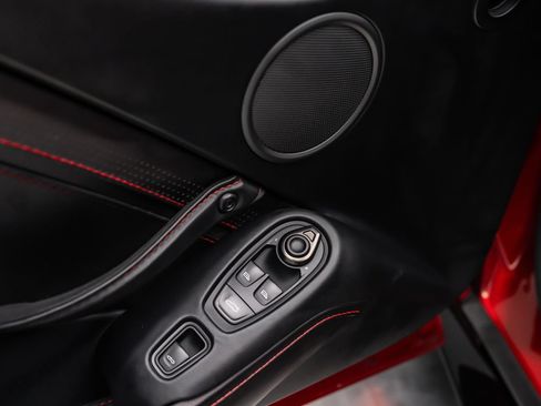 Used 2023 Aston Martin V8 Vantage Roadster RWD image 29
