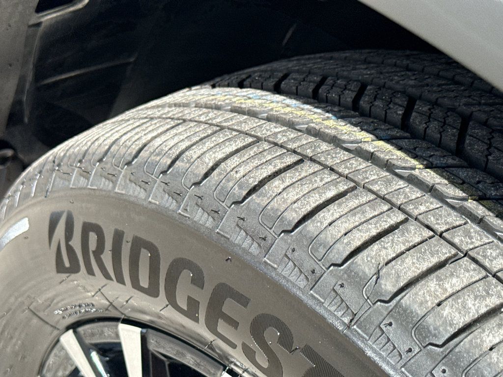 New 2026 Nissan Rogue Dark Armor AWD/4WD image 10