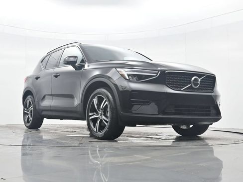 Used 2024 Volvo XC40 B5 Core AWD/4WD image 31