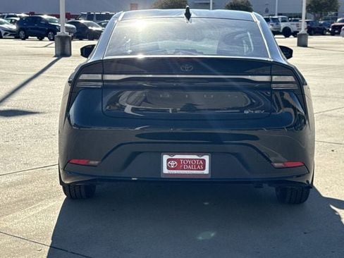 New 2026 Toyota Prius SE image 5