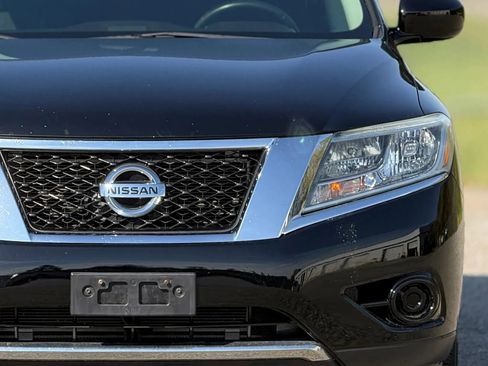 Used 2013 Nissan Pathfinder SV AWD/4WD image 12