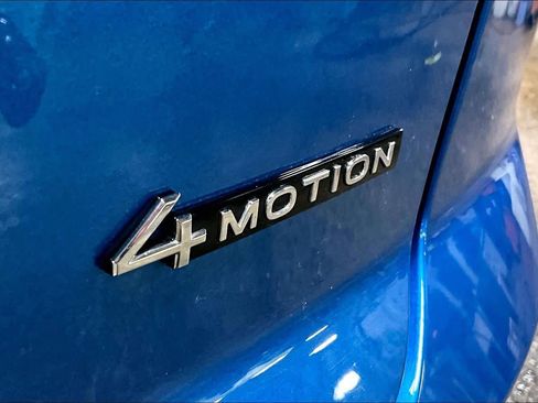 Used 2025 Volkswagen Atlas Cross Sport SE image 10