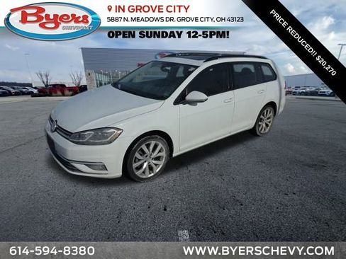 Used 2019 Volkswagen Golf SE image 1