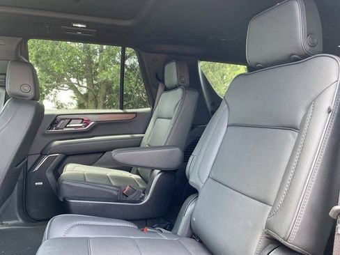 Used 2025 GMC Yukon Denali w/ Sun & Power Step Package AWD/4WD image 13