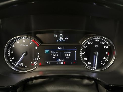 Certified 2025 Cadillac XT6 Premium Luxury FWD image 35