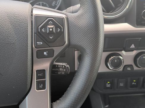 Used 2019 Toyota Tacoma Limited AWD/4WD image 15
