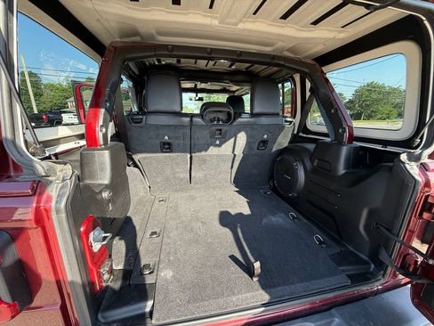 Used 2021 Jeep Wrangler Unlimited Sahara AWD/4WD image 25