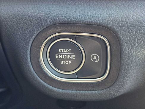 Used 2026 Mercedes-Benz GLS 450 4MATIC image 38