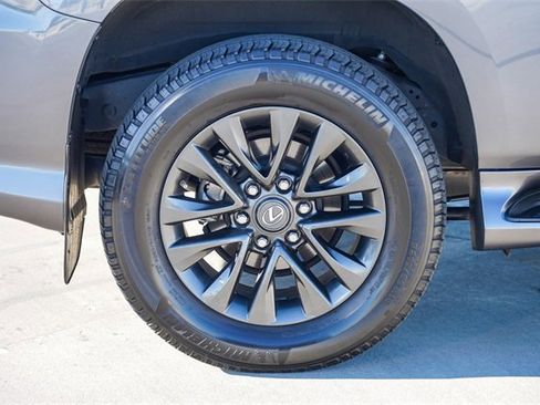 Used 2023 Lexus GX 460 Premium image 13