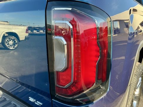 Used 2017 GMC Sierra 1500 SLT image 16