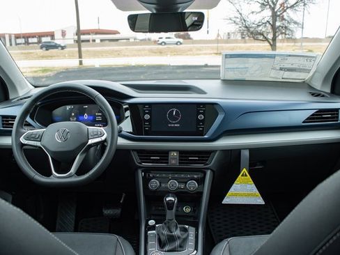 Used 2024 Volkswagen Taos SE image 38