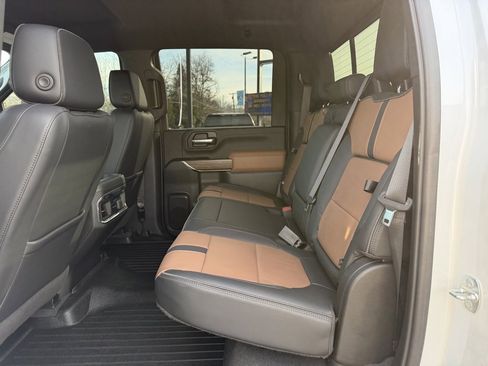 Used 2022 Chevrolet Silverado 2500 High Country w/ Z71 Off-Road Package image 12