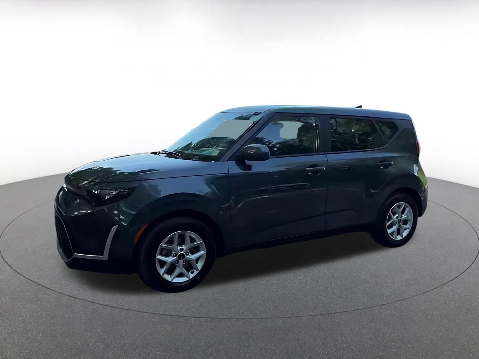 Used 2025 Kia Soul LX w/ LX Technology Package FWD image 7