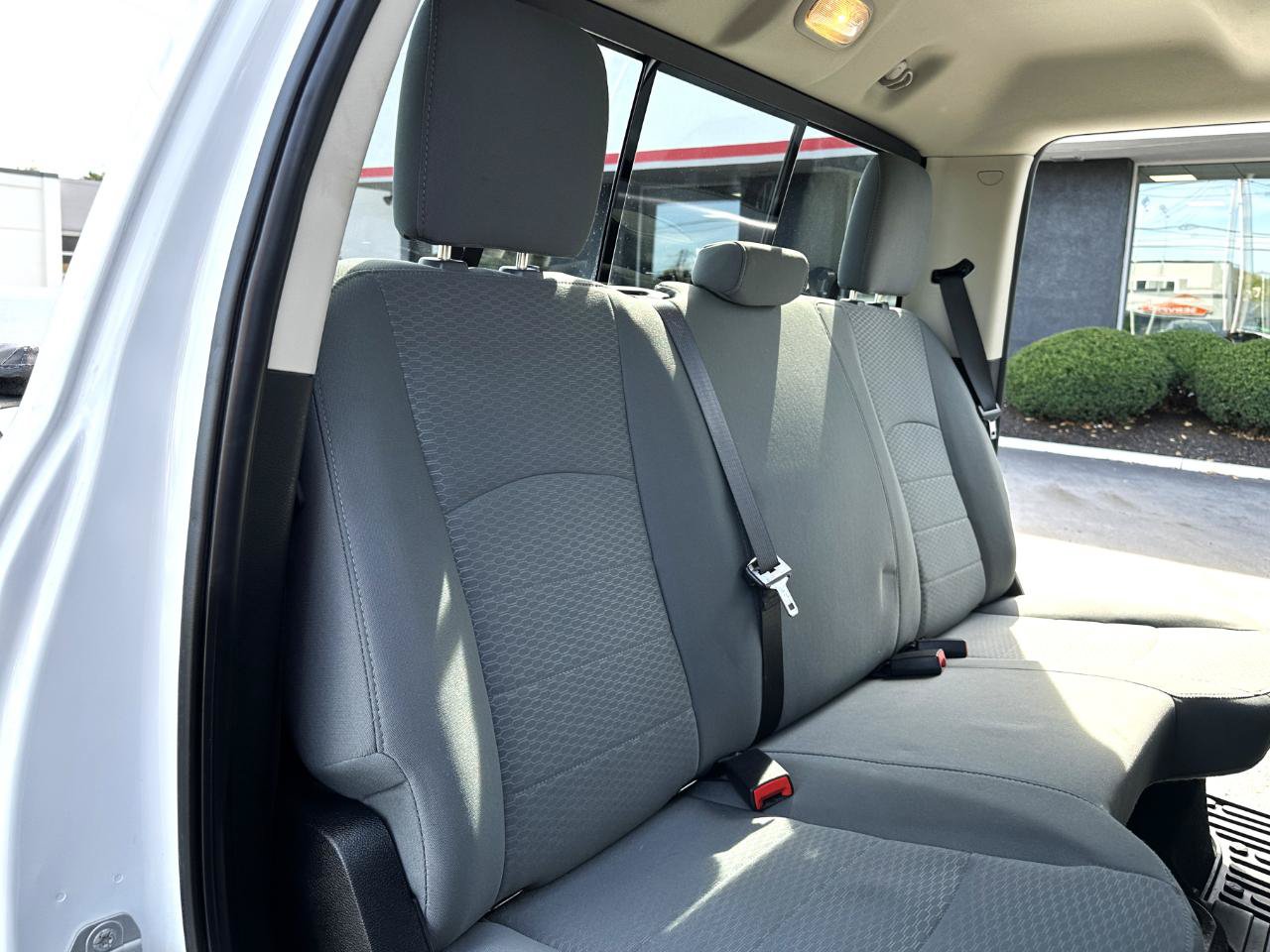 Used 2018 RAM 1500 SLT AWD/4WD image 39