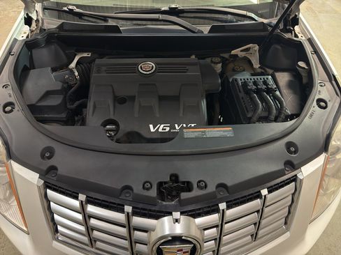 Used 2015 Cadillac SRX Luxury image 32