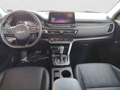 Used 2023 Kia Seltos SX w/ SX Sunroof Package image 14