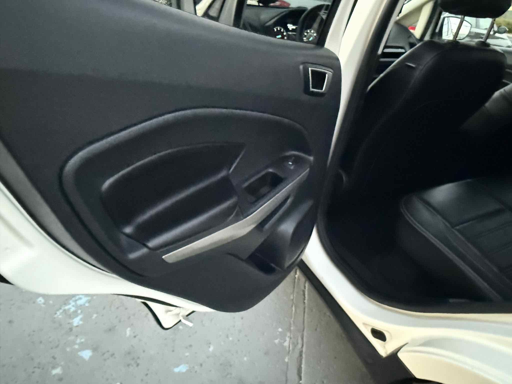 Used 2022 Ford EcoSport Titanium AWD/4WD image 84