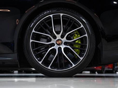 Used 2021 Porsche Panamera Turbo S image 12
