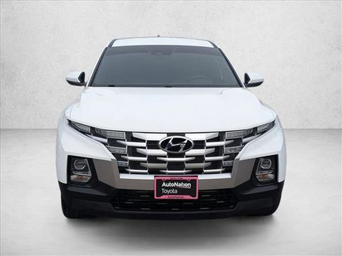 Used 2023 Hyundai Santa Cruz SE FWD image 2