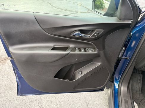 Used 2022 Chevrolet Equinox LT FWD image 12