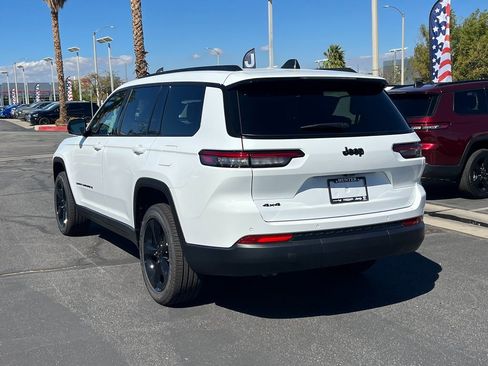 New 2025 Jeep Grand Cherokee L Altitude image 3