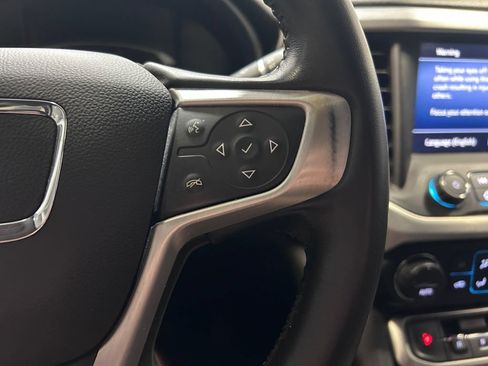 Used 2020 GMC Acadia SLE w/ Driver Convenience Package FWD image 11