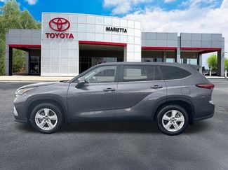 Used 2023 Toyota Highlander LE AWD/4WD video 2