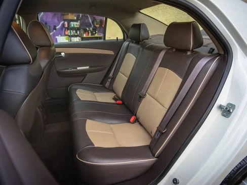 Used 2010 Chevrolet Malibu LTZ w/ HFV6 Engine Package FWD image 12