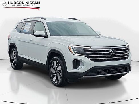 Used 2024 Volkswagen Atlas SE FWD image 1