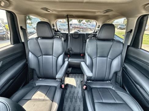 Used 2025 Subaru Ascent Limited AWD/4WD image 23