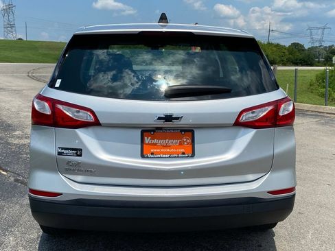 Used 2021 Chevrolet Equinox LS FWD image 9