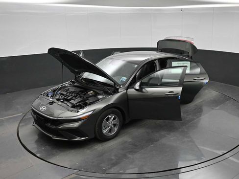 New 2026 Hyundai Elantra SE FWD image 41