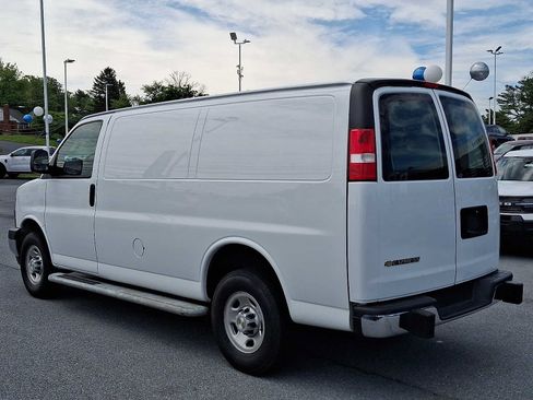 Used 2024 Chevrolet Express 2500 w/ Driver Convenience Package RWD image 4