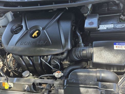 Used 2013 Hyundai Elantra GLS w/ Preferred Pkg FWD image 19