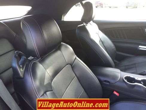 Used 2016 Ford Mustang Premium image 25
