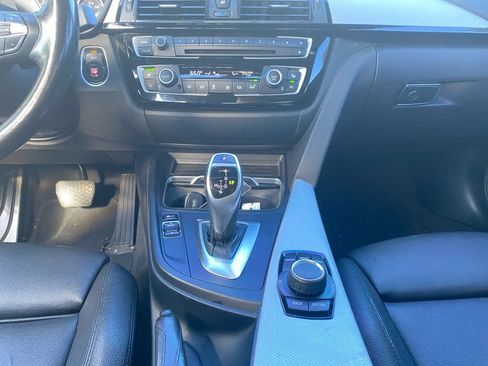 Used 2018 BMW 330i Sedan w/ M Sport Package RWD image 11