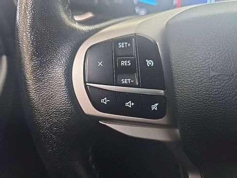 Used 2021 Ford Explorer XLT w/ Equipment Group 202A AWD/4WD image 17