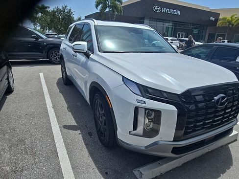 Used 2025 Hyundai Palisade Limited FWD image 3