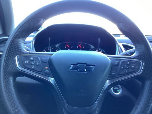 Used 2020 Chevrolet Equinox LT image 11