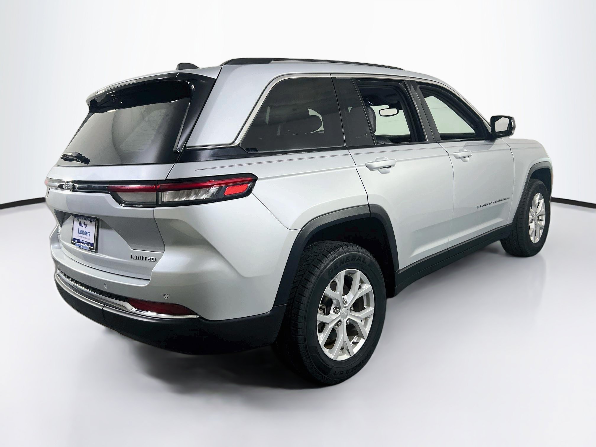 Used 2023 Jeep Grand Cherokee Limited AWD/4WD image 5