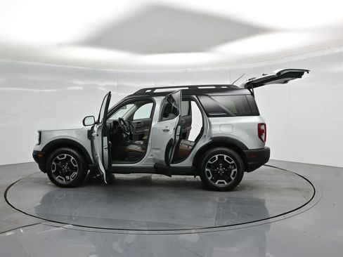 Used 2022 Ford Bronco Sport Outer Banks w/ Tech Package AWD/4WD image 39