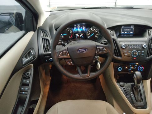 Used 2018 Ford Focus SE FWD image 22