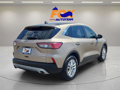Used 2020 Ford Escape SE image 5